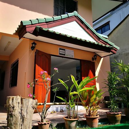 Stay With Jame Hostel Chiang Mai Exterior photo