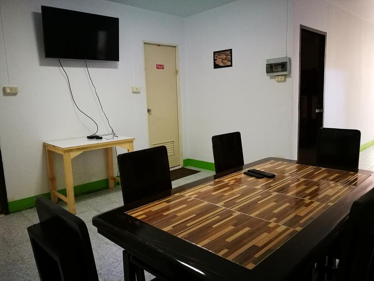 Stay With Jame Hostel Chiang Mai Exterior photo